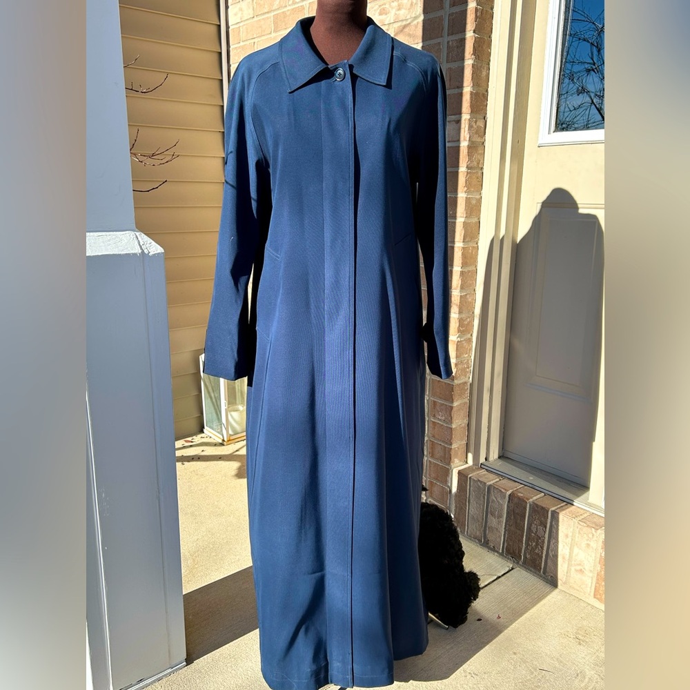 LL BEAN sM full length navy trench coat-lined-looks new-hidden button placket